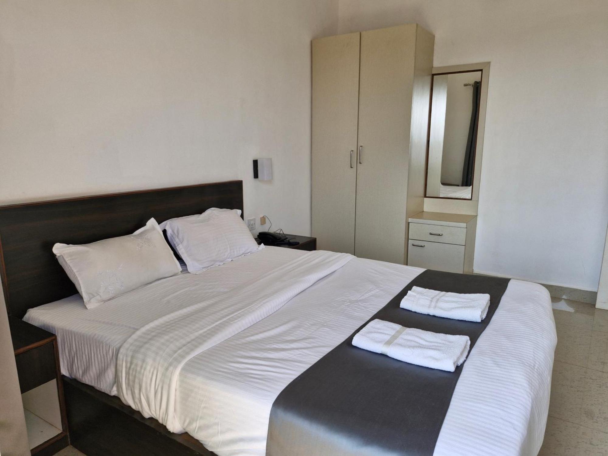Hotel Rsa Residency Pernem エクステリア 写真